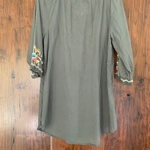 Johnny Was Gray Tunic with embroidery Size M